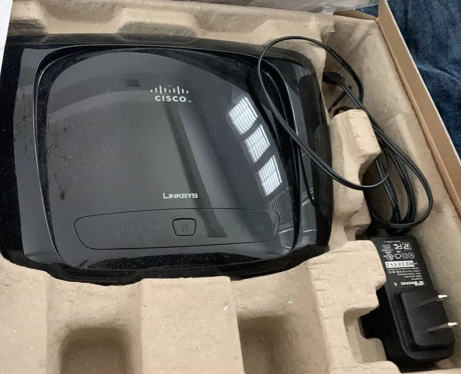 Маршрутизатор LINKSYS WRT160N V2 300 Mbps 4-Port 10/100 WIRELESS N ROUTER
