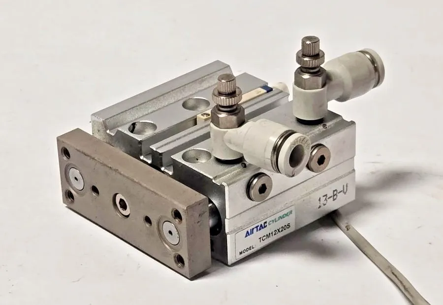 Пневмоцилиндр Airtac TCM12X20S Pneumatic Cylinder Pusher Stop CMSG Sensor