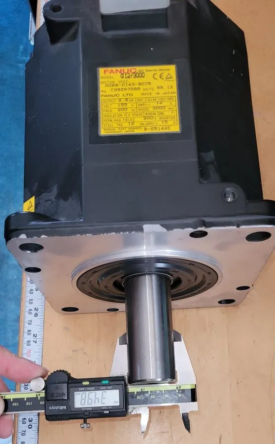 Серводвигатель FANUC AC SERVO MOTOR a12/3000 A06B-0143-B075 — фото лота 2
