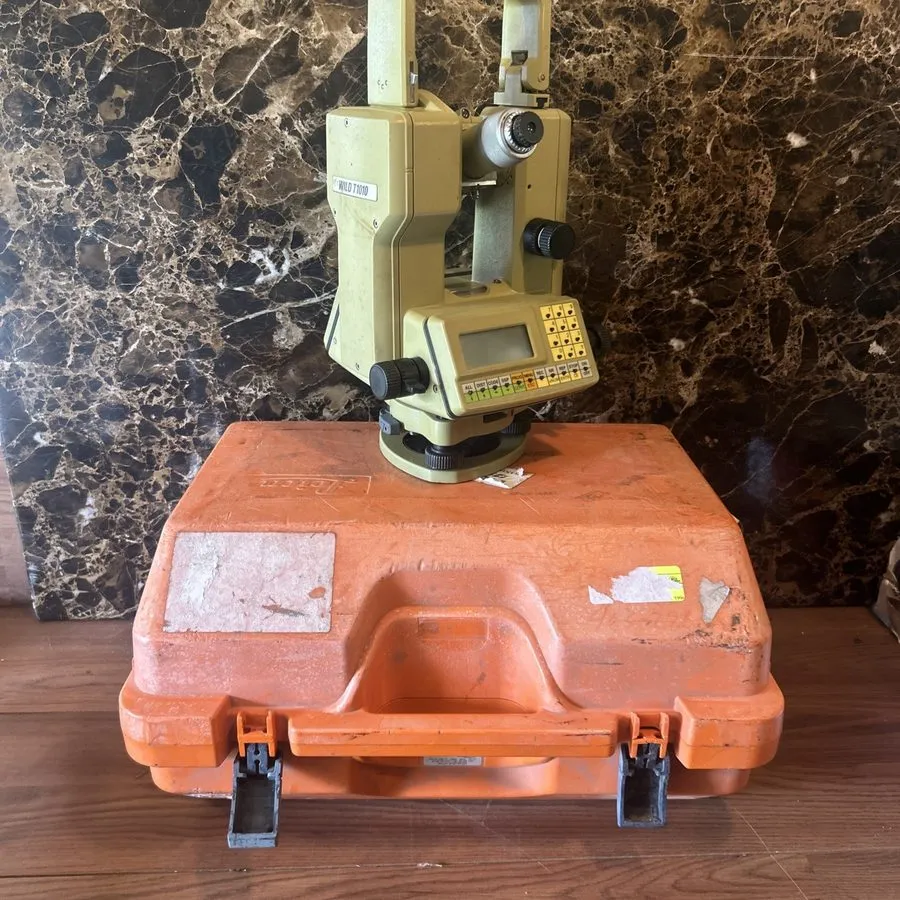Геодезический прибор Leica Wild TC1010 Total Station with Hard Case Some Extras