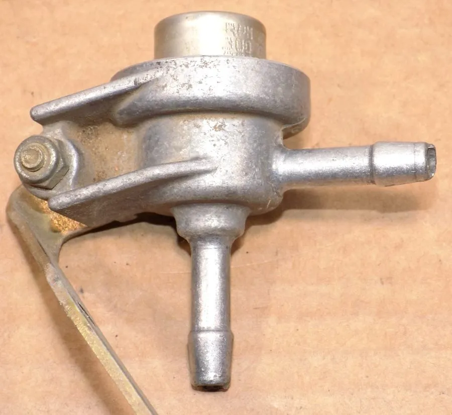 Насос Bosch Ducati Gas Fuel Petrol Tank Pump Pressure Regulator 3.0 Bar 28340031
