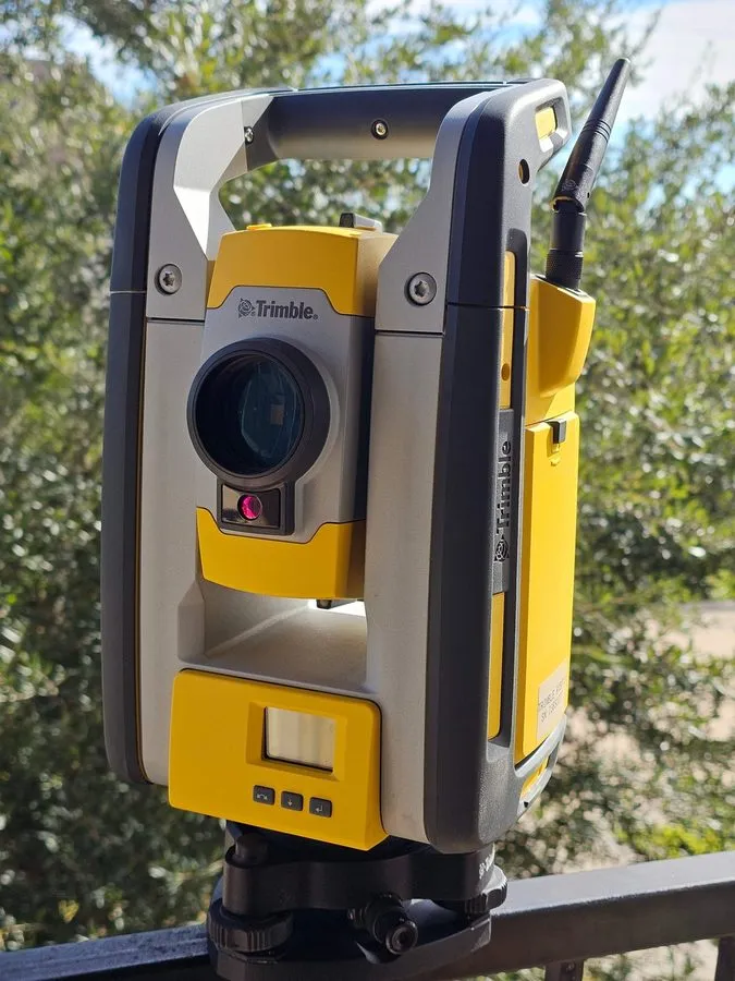 Тахеометр Trimble RTS773 Vision DR HP 3"/2" Robotic Total Station w/ Factory