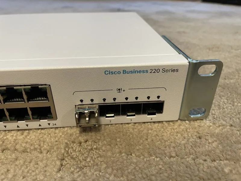 Коммутатор CBS220-24T-4X Switch Cisco 24 Ports 1GE, 4 Ports 10G SFP+Uplink CBS22 — фото лота 2