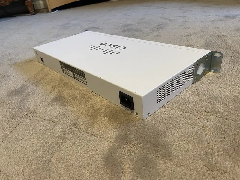 Коммутатор CBS220-24T-4X Switch Cisco 24 Ports 1GE, 4 Ports 10G SFP+Uplink CBS22 — фото лота 4