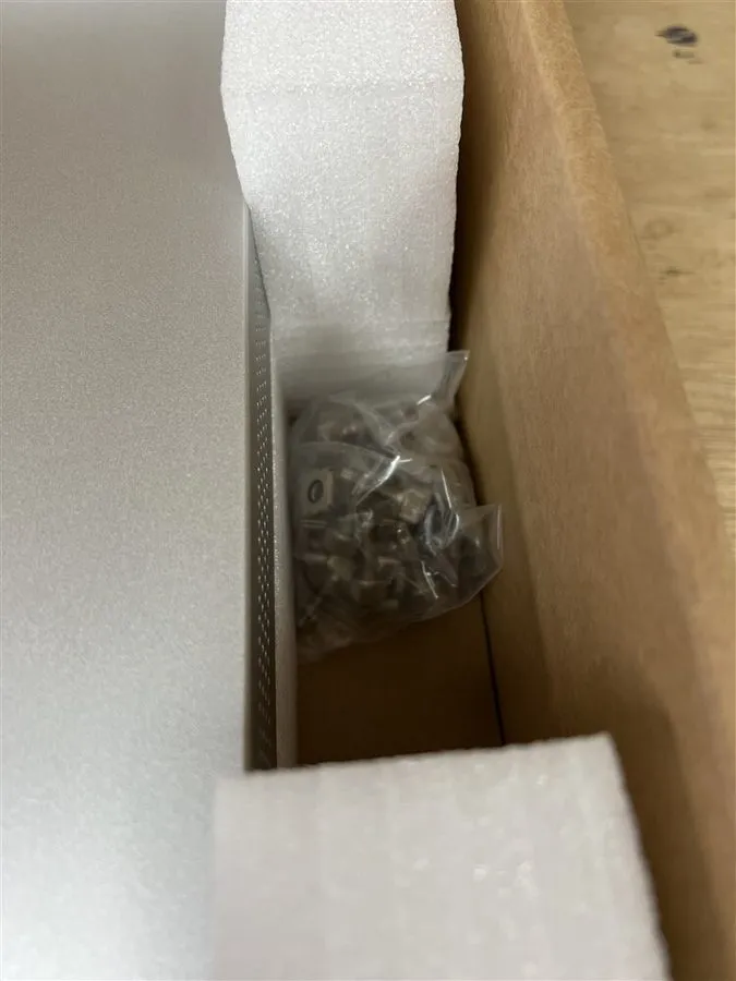 Коммутатор Cisco Meraki MS210-48-HW UNCLAIMED 48-Port SFP+ Gigabit Stackable Swi