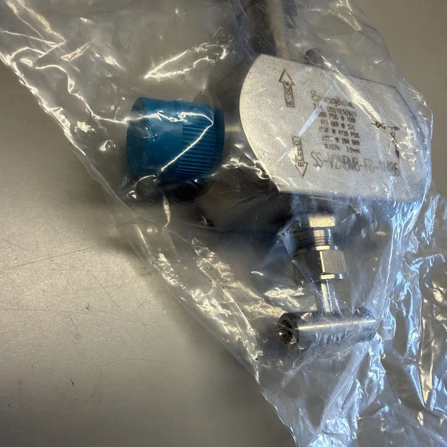 Клапан Swagelok Stainless Block and Bleed Valve 1/2 Male NPT SS-V2NBM8-F8-11486