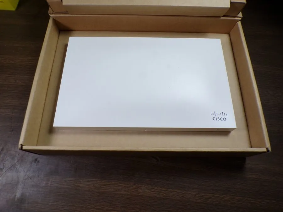 Точка доступа Wi-Fi Cisco Meraki MR42 WiFi 6 Indoor Wireless Access Point UNCLAI