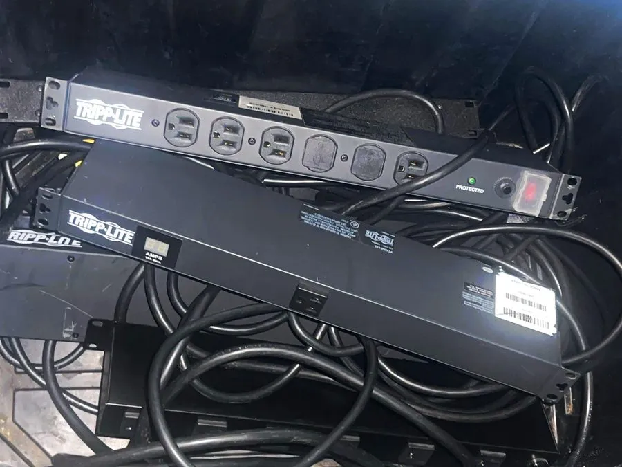 ИБП Tripp Lite ISOBAR 6-Outlet Rack Mount PDU Surge Protector, Black