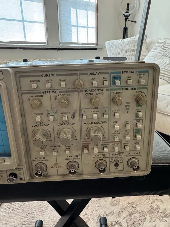 Осциллограф Tektronix 2430A 2 Channel Digital Oscilloscope 150 MHz — фото лота 2