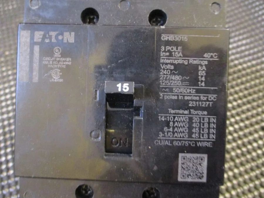 Автоматический выключатель Eaton/Cutler Hammer GHB3015 15 Amp 3 Pole 277/480V Ci