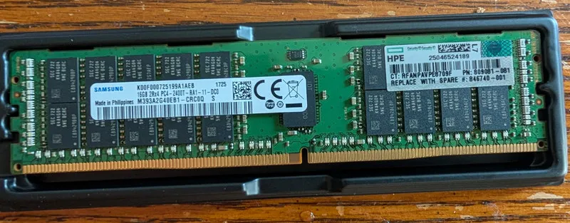 Модуль памяти Samsung Server RAM 16GB 2Rx4 PC4-2400T DDR4 M393A2G40EB1-CRC0Q M E