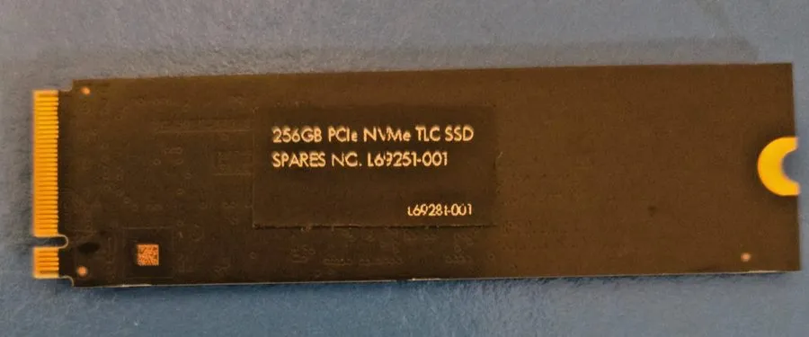 SSD-накопитель 512GB NVMe PCIe M.2 2280 SSD Samsung PM981 94% 97% Health
