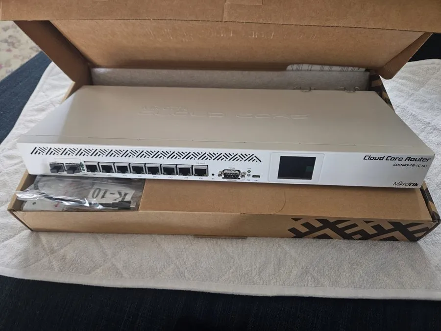Маршрутизатор MikroTik CCR1009-7G-1C-1S+ router&lhy — фото лота 1