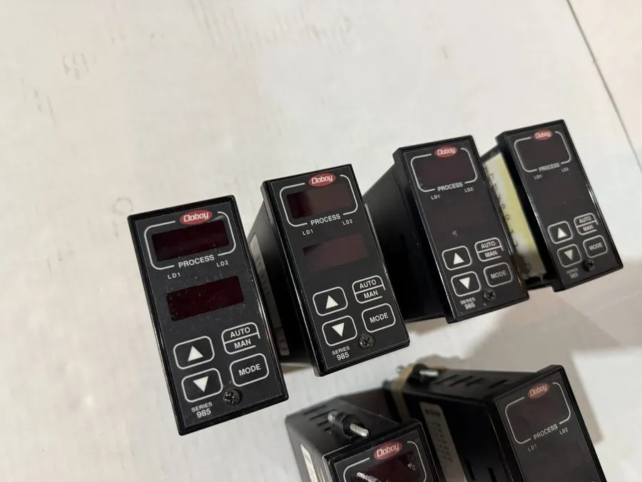 Датчик температуры Watlow 985 Series Temperature Controller 985A-1FD0-00AA