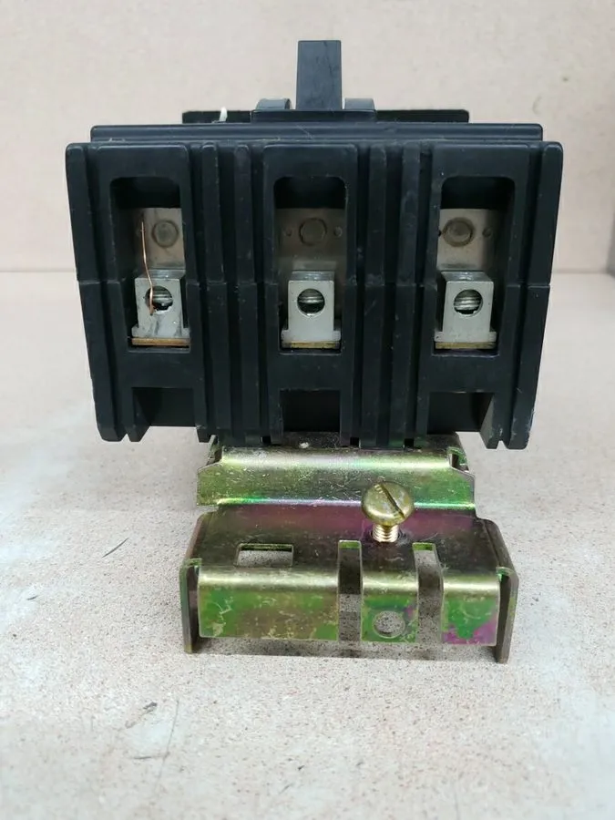 Автоматический выключатель Square D FA34030 Circuit Breaker 30A 3 Pole 480V 3P 3