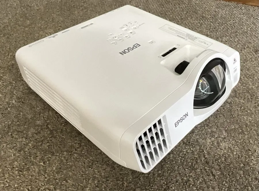 Проектор Epson EB-L200SW Short Throw WXGA 3LCD Laser Projector Works