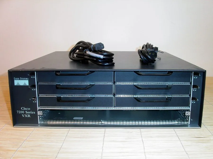 Коммутатор Cisco Router 7206VXR CHASSIS, 2x PWR-7200-ACE Power Supply / PSU — фото лота 1