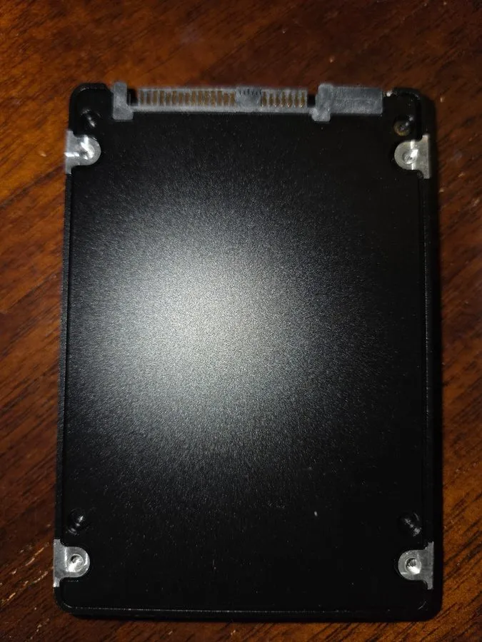 SSD-накопитель Dell/Samsung PM1633a 3.84TB MZILS3T8HMLH SAS 12Gb/s 3D TLC 1 DWPD