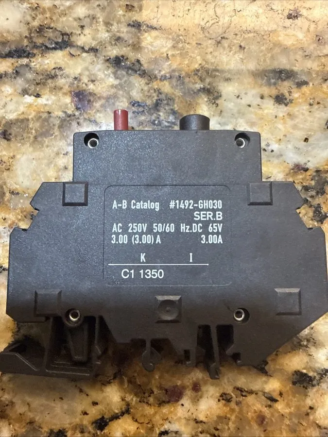 Клеммник Allen-Bradley 1492-GH030 Circuit Breakers 3A Ser B