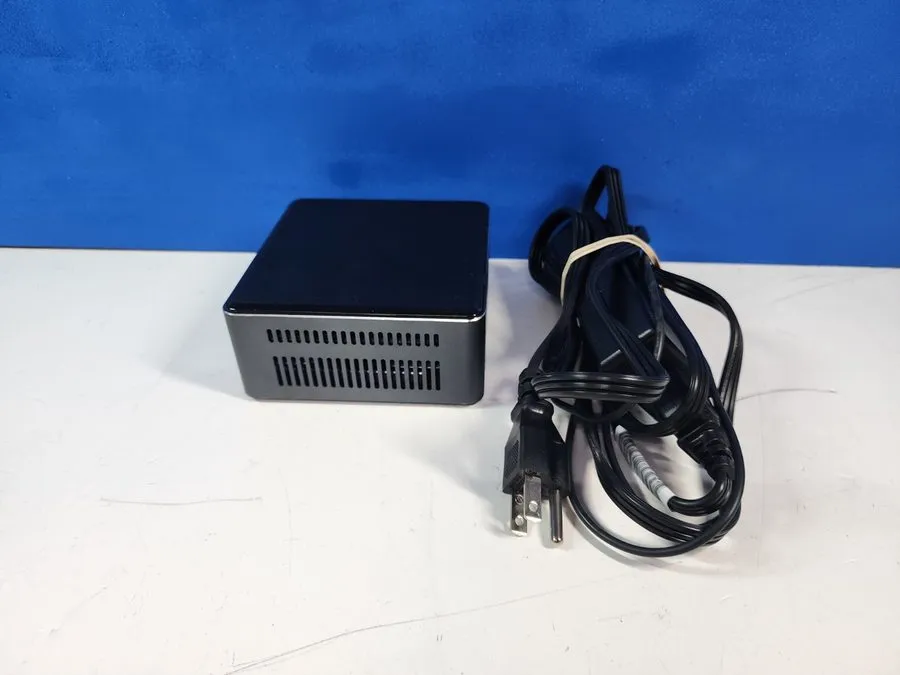 SSD-накопитель Intel NUC Mini PC NUC7i5DNK 8GB 256GB SSD Win11 Pro W/ AC Power C