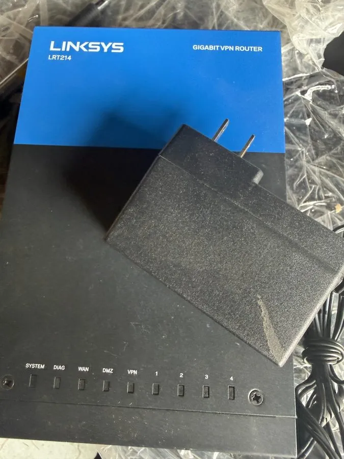 Маршрутизатор Linksys LRT214 4-Port 900 Mbps Business Gigabit VPN Router