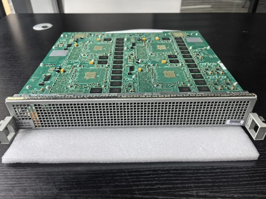 Маршрутизатор Cisco EPA-1×100GE / Cisco ASR 1000-X Series Routers