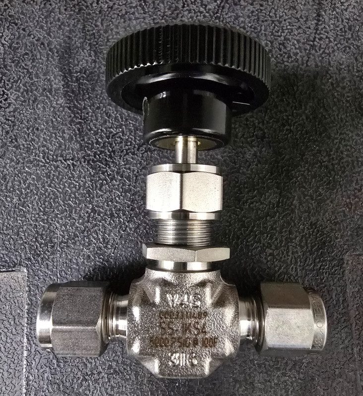 Клапан Swagelok SS-1KS4 316 Stainless Steel Integral Bonnet Needle Valve