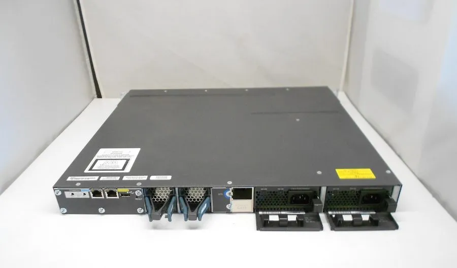 Коммутатор Cisco WS-C3560X-24T-S 24-Port Gigabit Ethernet Switch w/C3KX-NM-10G