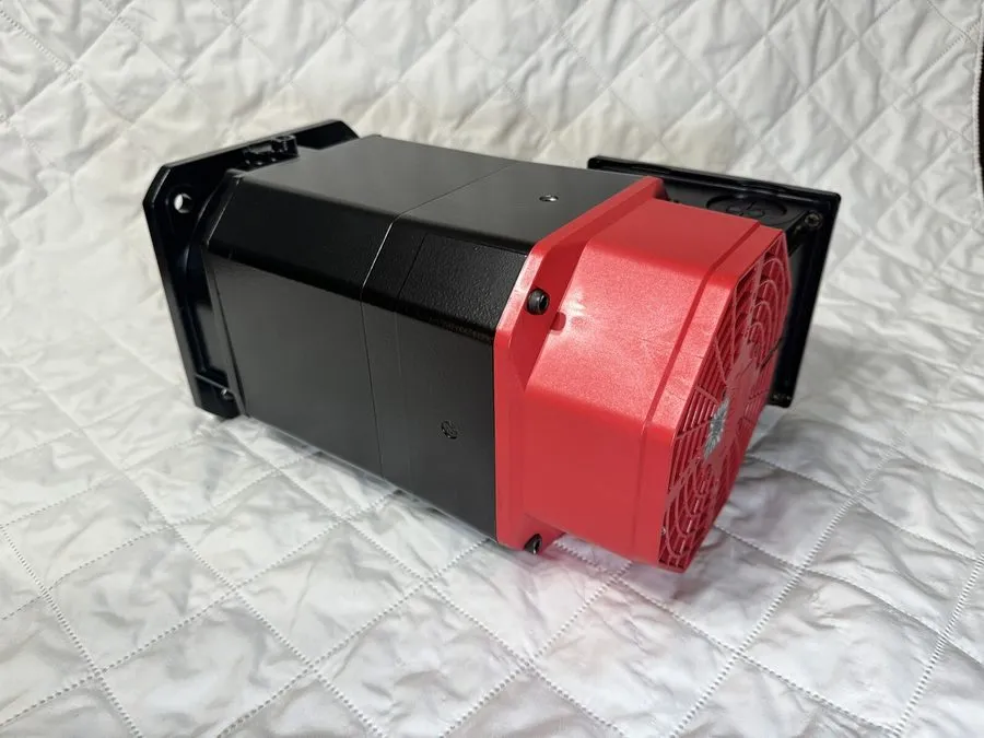 Шпиндель Spindle Motor Fanuc 2/10000 A06B-1404-B100#0C02 1.5 Kw 66-220 volts 3 p