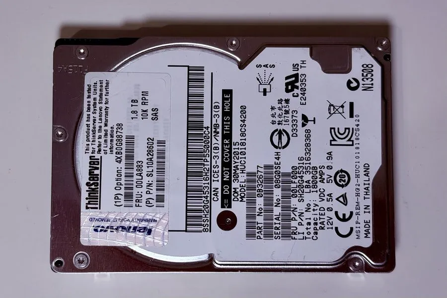 Жёсткий диск Lenovo HGST HUC101818CS4200 1.8TB 10K 2.5” SAS 12Gb/s HDD 00LF000 — фото лота 1