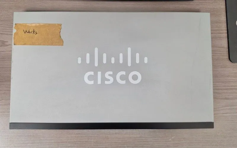 Коммутатор Cisco SG200-26 26-Port Gigabit POE Smart Switch Works