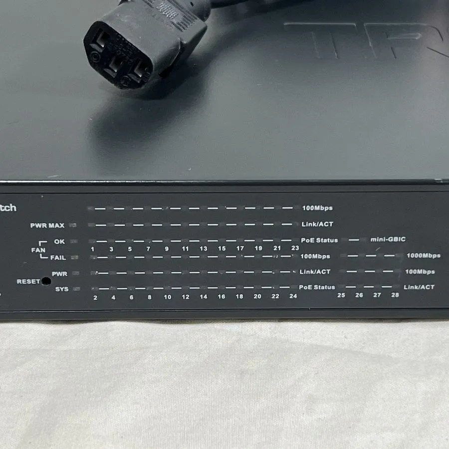Коммутатор TRENDnet TPE-224WS 24-Port 10/100 Web Smart PoE+ Switch 193W SFP — фото лота 2