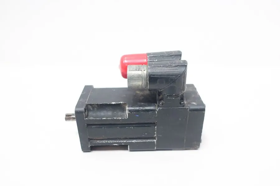 Серводвигатель Allen-Bradley MPL-B1520U-EJ72AA 480V AC 2.4Nm Servo Motor — фото лота 1