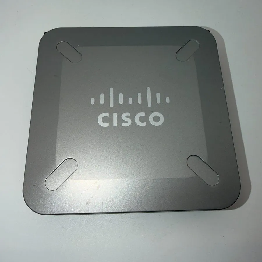 Коммутатор Linksys SD208P Cisco System Gray/Silver 8-Port 10/100 Standalone Netw