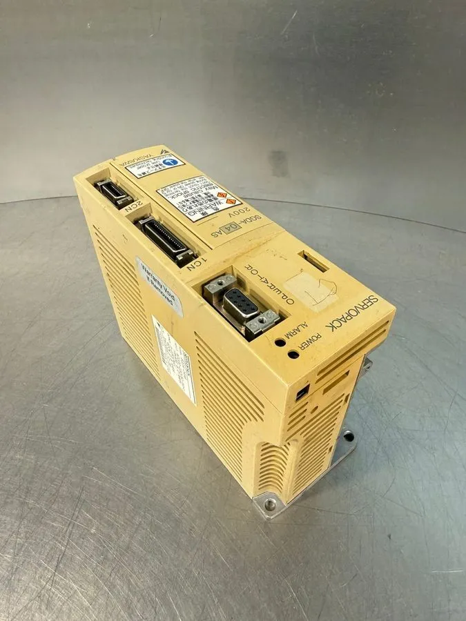 Сервопривод YASKAWA SERVOPACK SGDA-04AS 200-230Vac 6.0A AMP