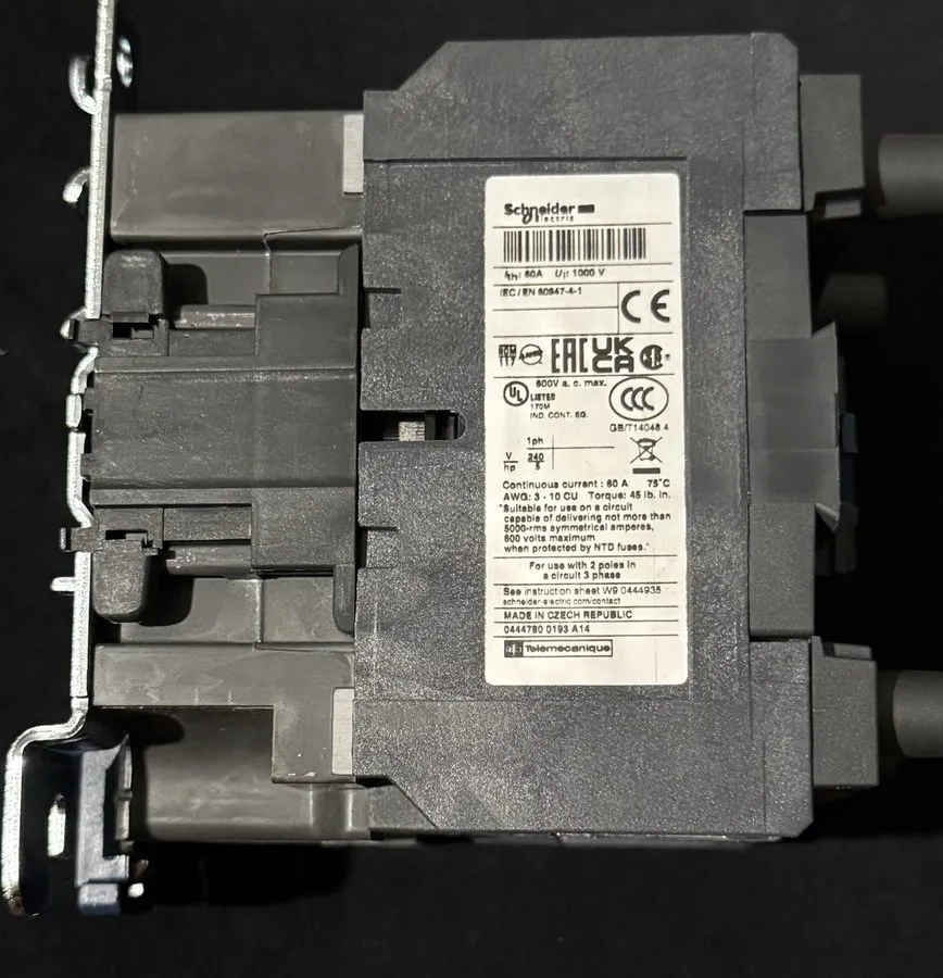 Контактор Schneider LC1D40008G6 TeSys Deca Contactor 60A 4-Pole 120VAC Coil — фото лота 1