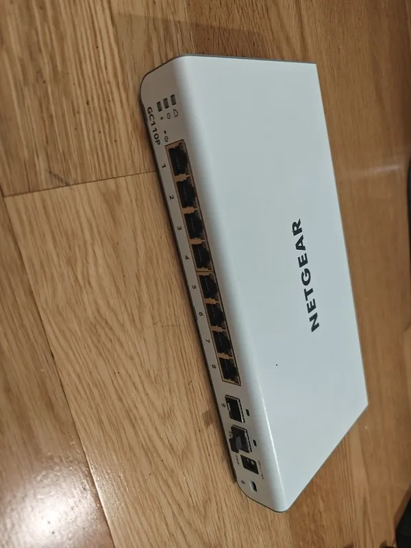 Коммутатор Netgear 8-Port Gigabit PoE App Managed Smart Cloud Switch 2 SFP Port