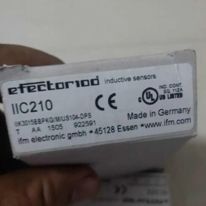 Датчик приближения IIC210