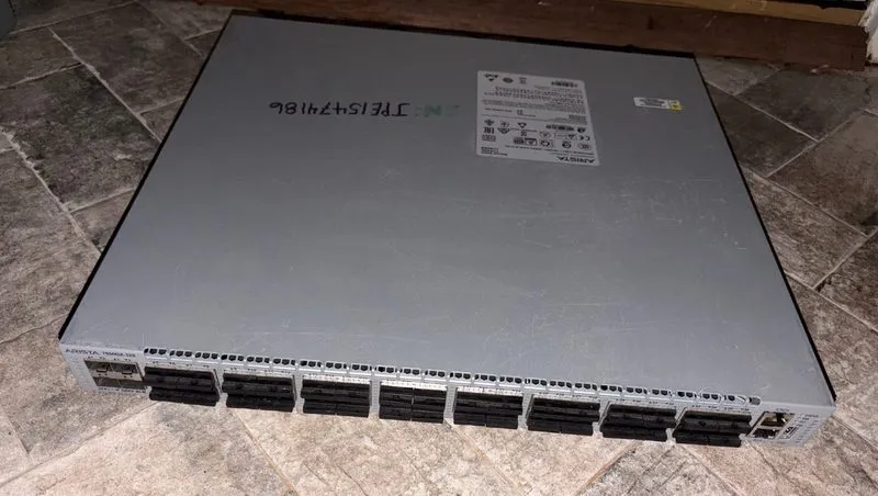 Коммутатор Arista DCS-7050QX-32S 32x 40GBQSFP+ & 4xSFP+ Switch Front to Rear Air