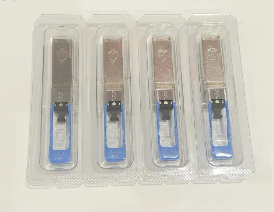 Трансивер 4X Cisco QSFP-40G-LR4-S 40Gb/s 1310 nm, 10km, Enterprise-Class Modules