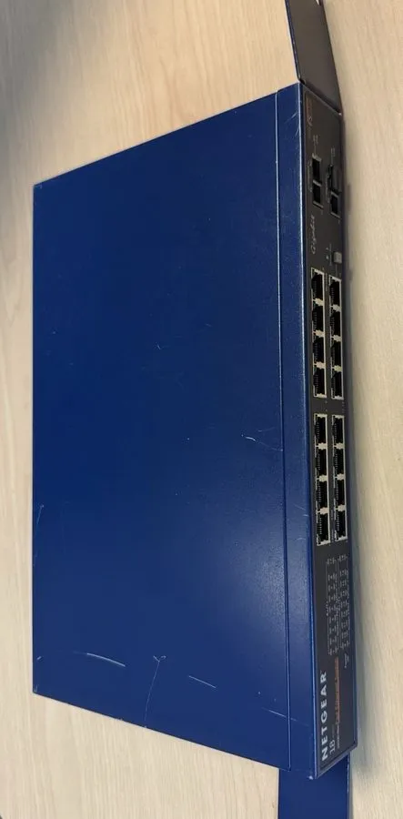 Коммутатор NETGEAR FS518 18 port 10/100 Mbps Fast Ethernet Switch with Gigabit P