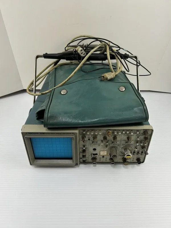 Осциллограф Tektronix 2230 100mhz Digital Storage Oscilloscope (YTH44)