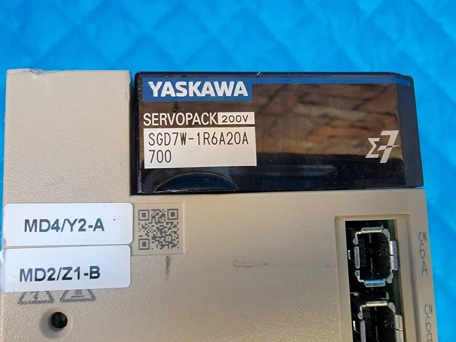 Сервопривод YASKAWA SIGMA7 SGD7W-1R6A20A SERVOPACK 200W