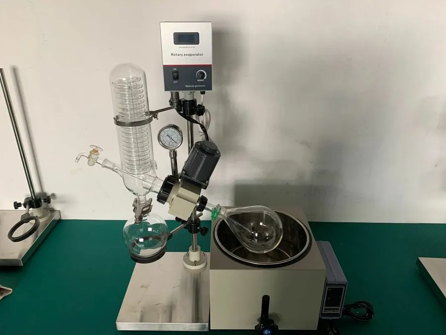 Ротационный испаритель RE-201 2L Lab Rotary Evaporator Rotavapor with Digital He — фото лота 1