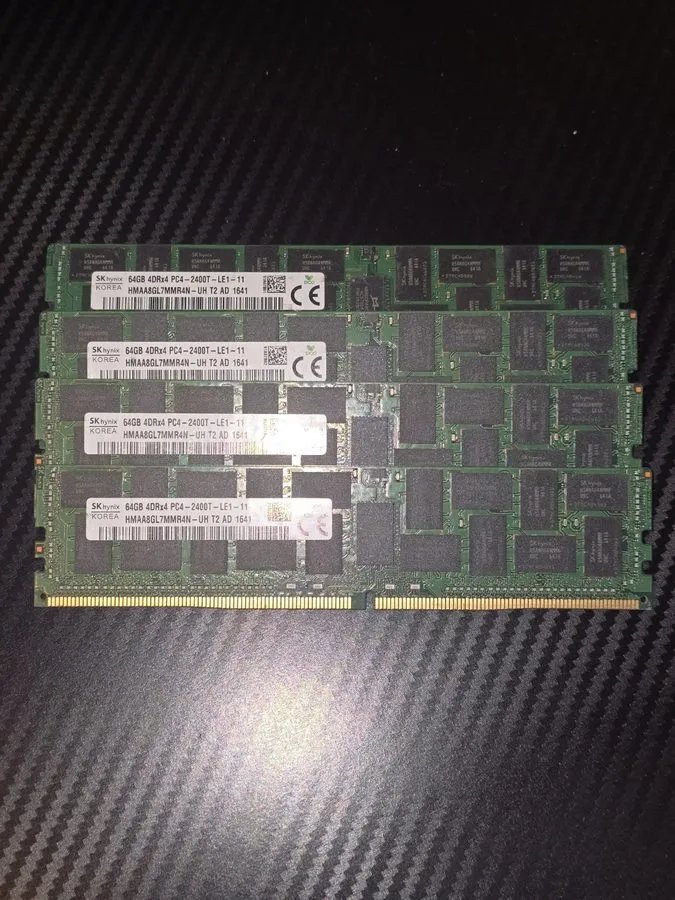 Модуль памяти SK Hynix 256GB (4x32GB) PC4-2400T DDR4 RAM HMAA8GL7MMR4N UH — фото лота 1