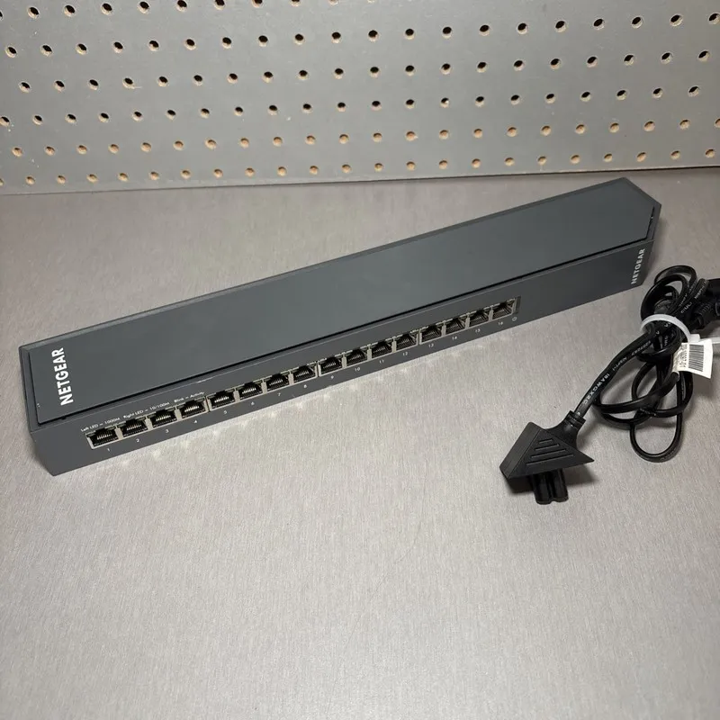 Коммутатор Netgear GSS116E ProSAFE 16-Port Gigabit Network managed Switch