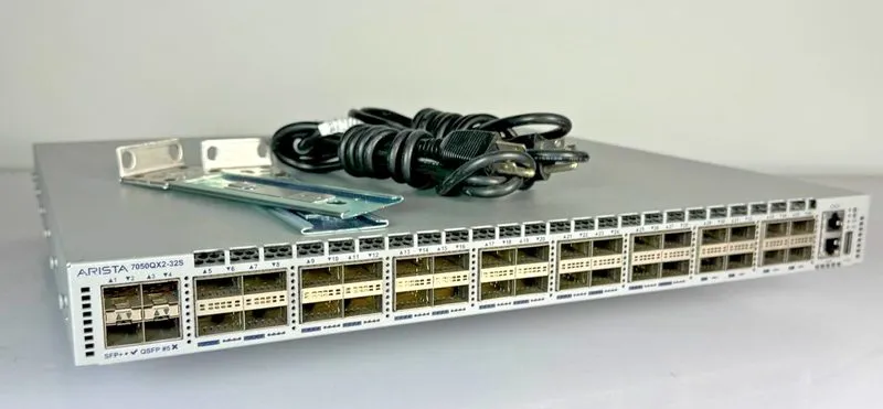 Коммутатор Arista DCS-7050QX2-32S-R 32P 40GbE QSFP+ 4P 10GbE SFP+ RA Switch
