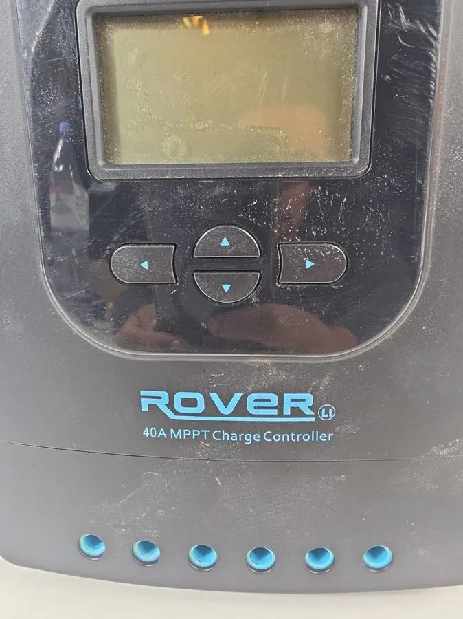 Аккумулятор Renogy Rover 40 Input MPPT Solar Charge Controller Black RNGCTRLRVR4 — фото лота 1
