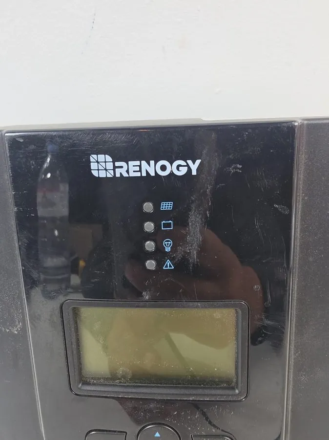 Аккумулятор Renogy Rover 40 Input MPPT Solar Charge Controller Black RNGCTRLRVR4 — фото лота 2