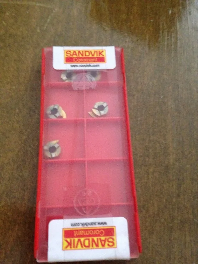 Режущий инструмент Sandvik Coromant MB-07G080-00-10R CoroCut MB Carbide Grooving — фото лота 1